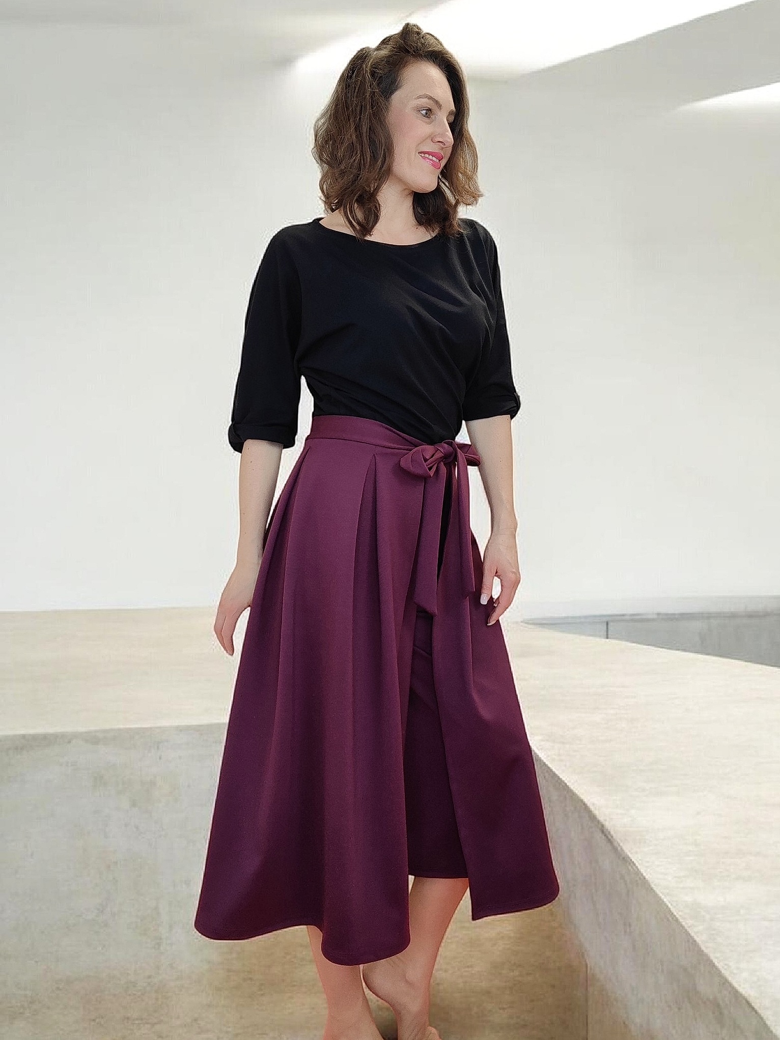 bordo culottes kalhotová sukně JERRY na modelce – elegantní kalhoty pod kolena